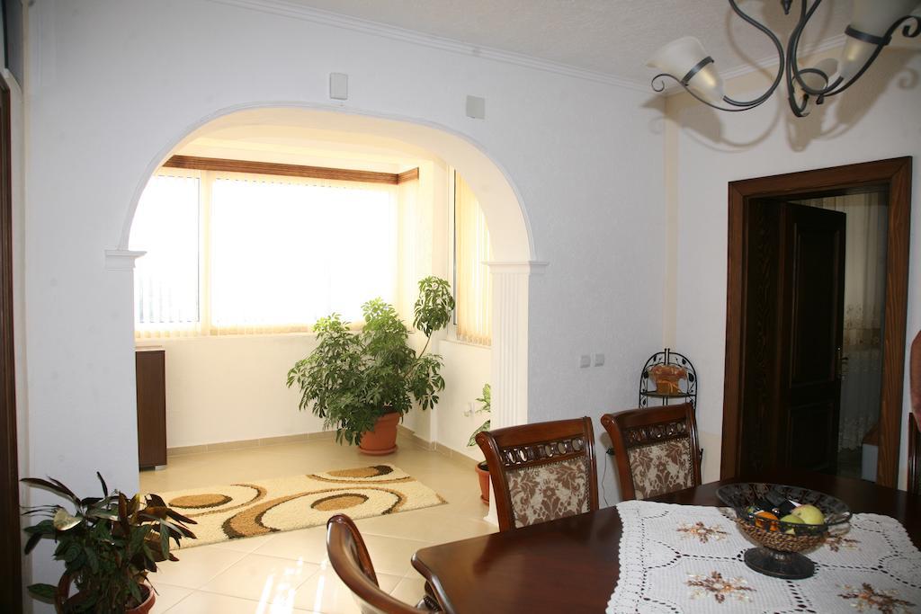 Queen Kodre Apartments Улцин Екстериор снимка