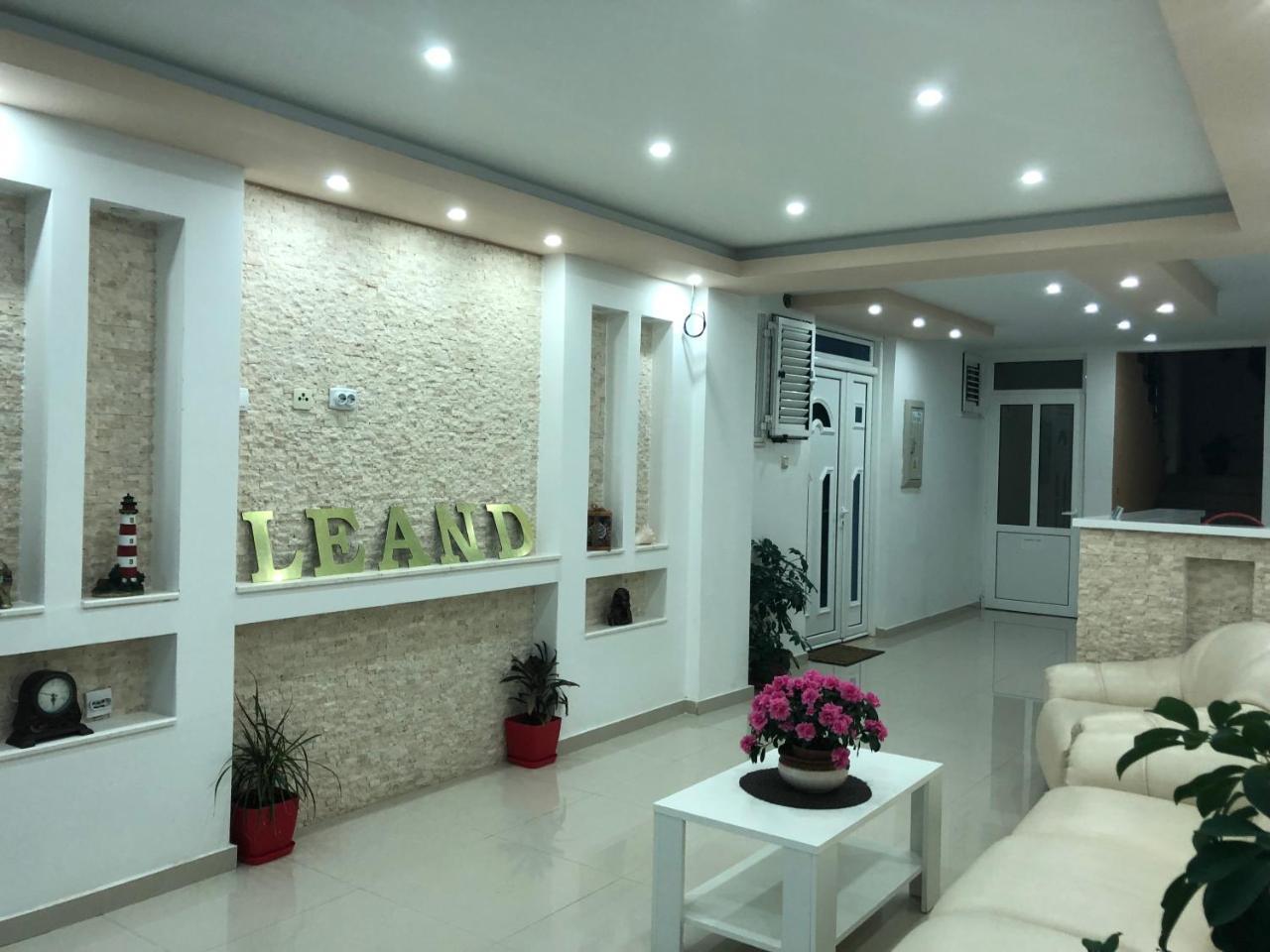 Queen Kodre Apartments Улцин Екстериор снимка